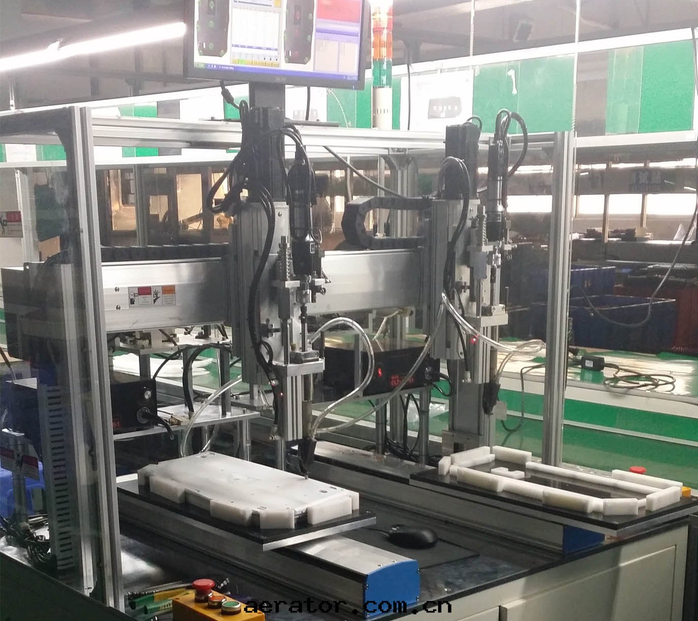 双(shuāng)軸自(zì)動(dòng)鎖螺丝(sī)機(jī)